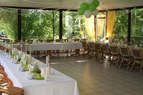 Hotel Bad Schmiedeberger Hof レストラン 写真